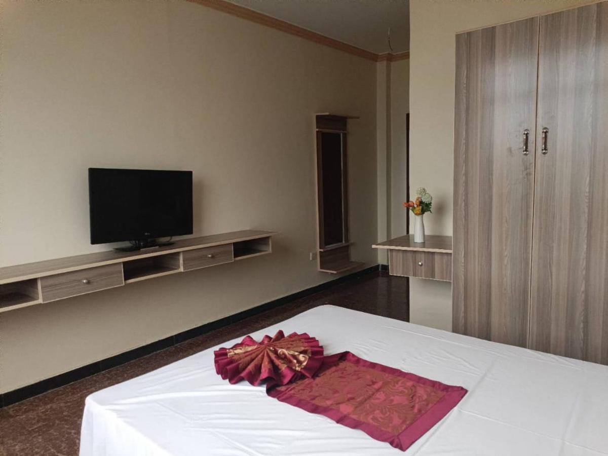 Eastern Plaza Hotel Джуба Екстериор снимка