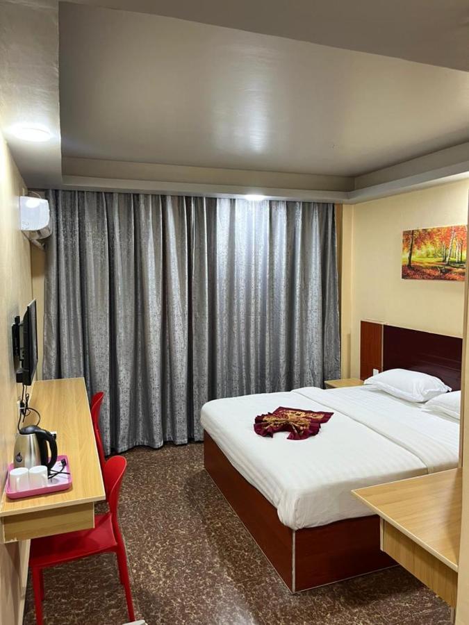 Eastern Plaza Hotel Джуба Екстериор снимка