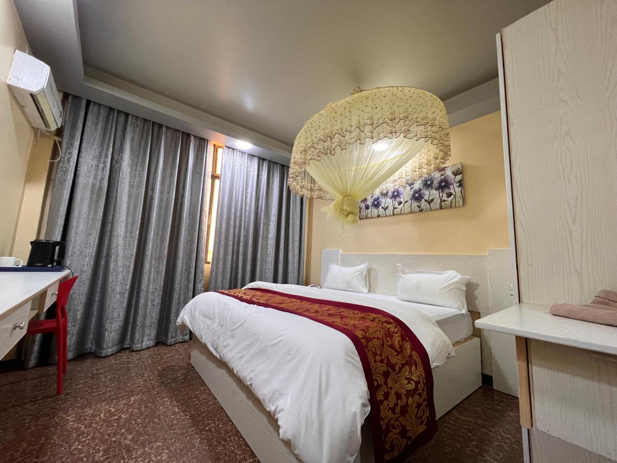 Eastern Plaza Hotel Джуба Екстериор снимка